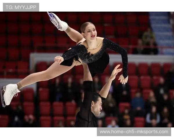 花样滑冰大奖赛群星闪耀，多项高难度动作频现